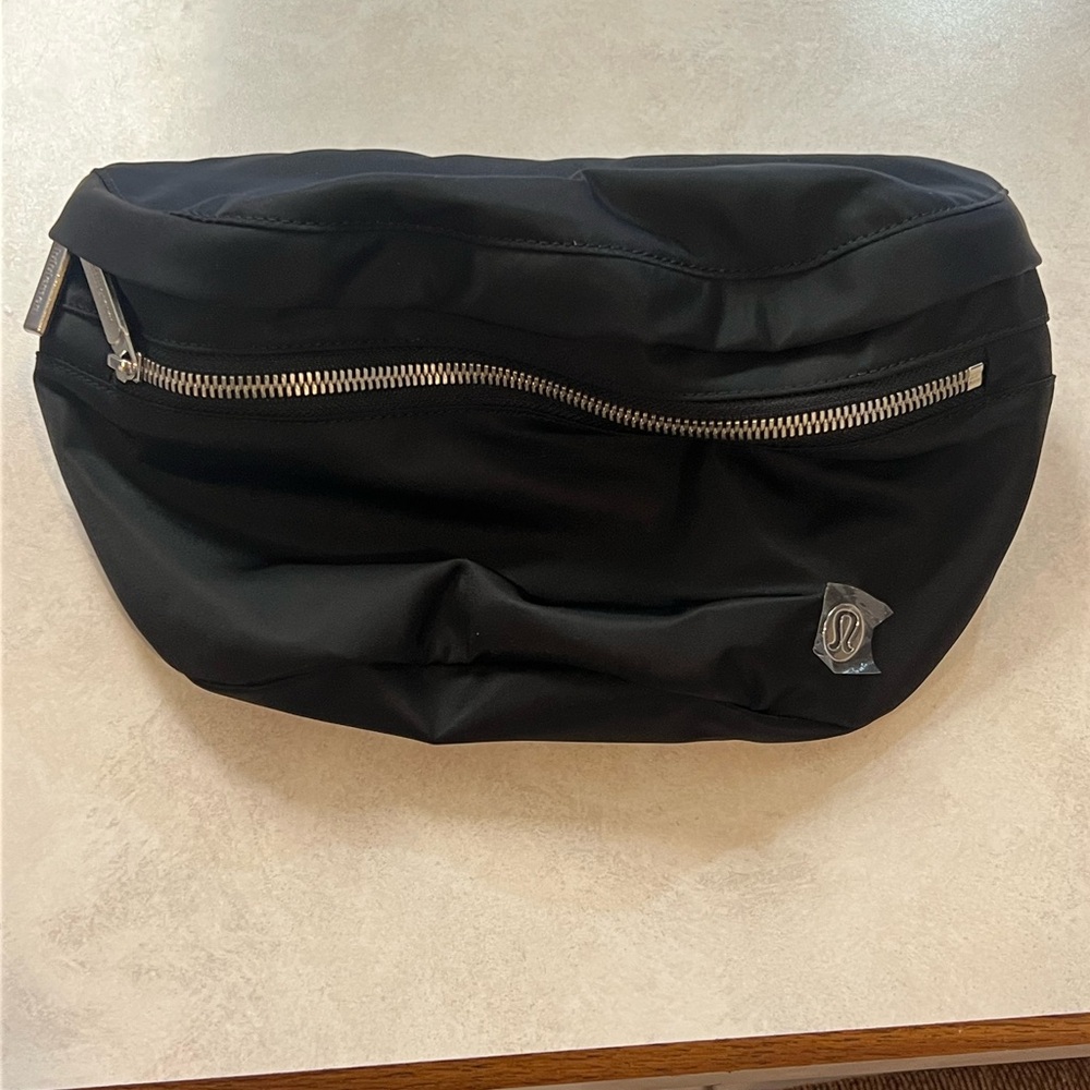 NWT lululemon bag